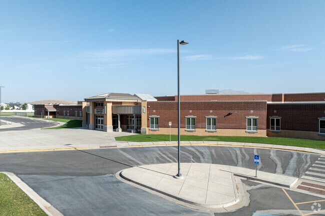 Apple Valley Elementary School is located in the Santaquin neighborhood.