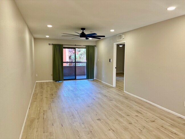 Anasazi Village unit 213, Phoenix, AZ 85032 - photo 2