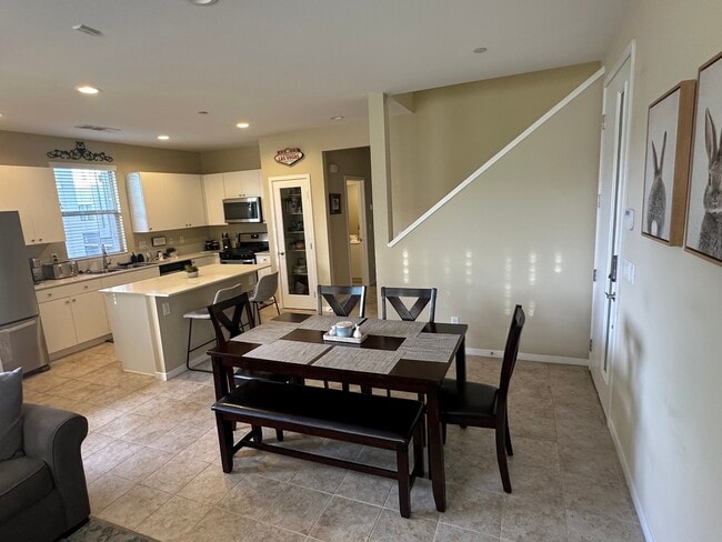 11257 Rainbow Peak Ave unit 201, Las Vegas, NV 89135 - photo 2