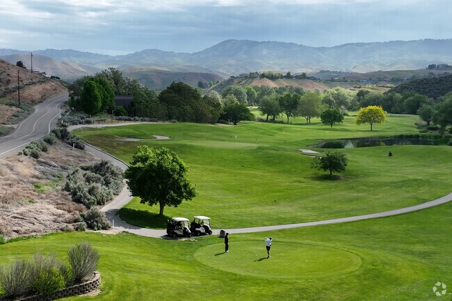 Quail Hollow Golf Course is located near Central Foothills.