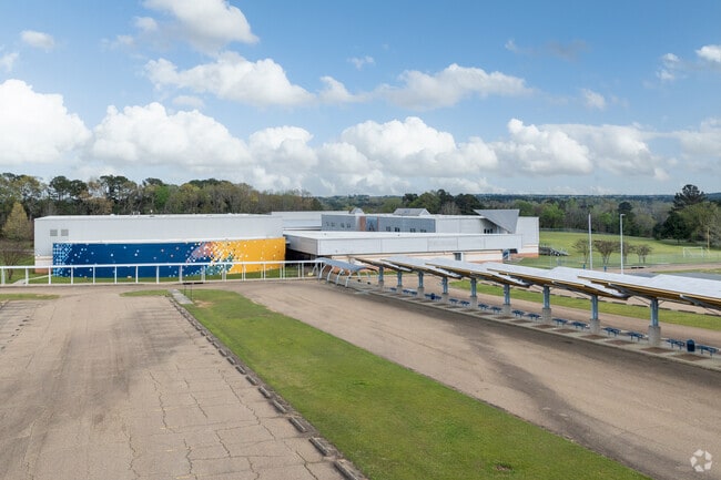 Webster Junior High School earned a C+ from Niche.