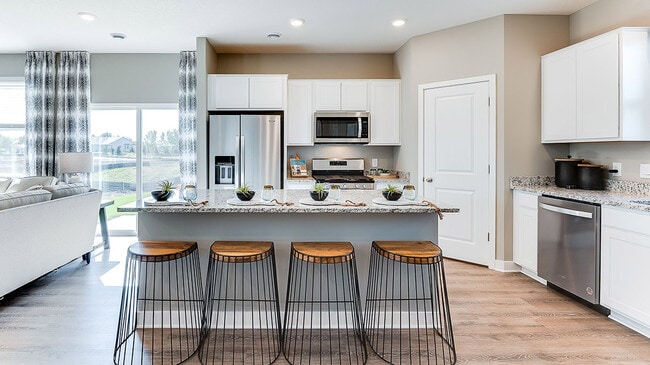 1878 Rainier Dr unit 36208092, Shakopee, MN 55379 - photo 6