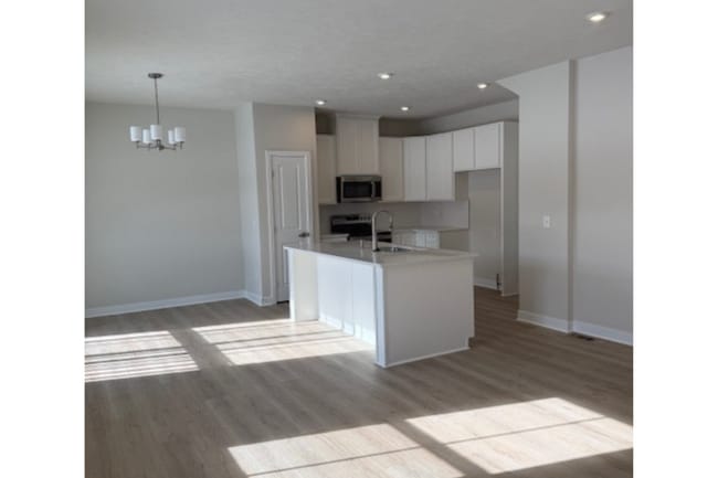 7351 S Pointe Ln, Parma, OH 44130 - photo 3