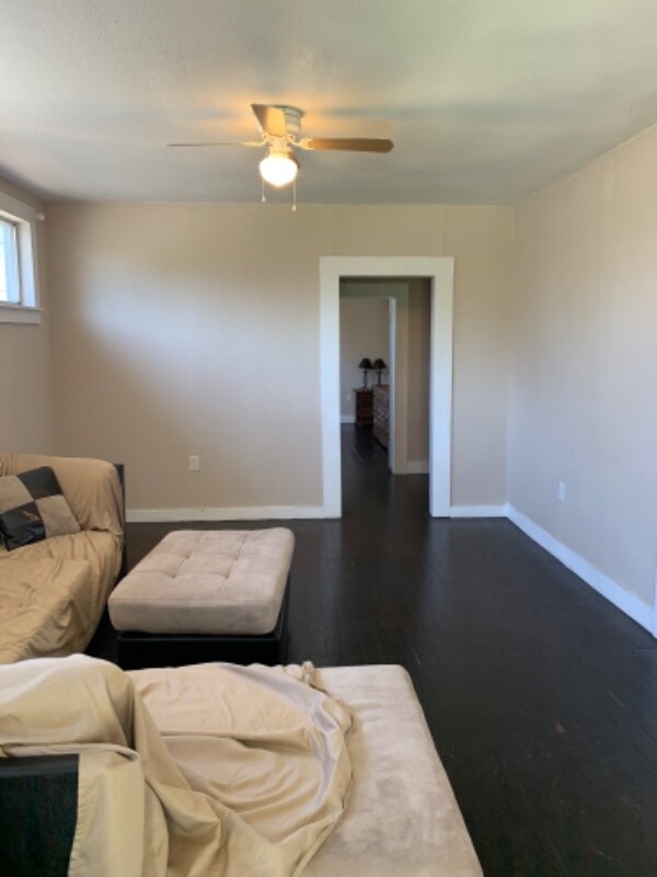 821 Live Oak St unit B, Columbus, TX 78934 - photo 6