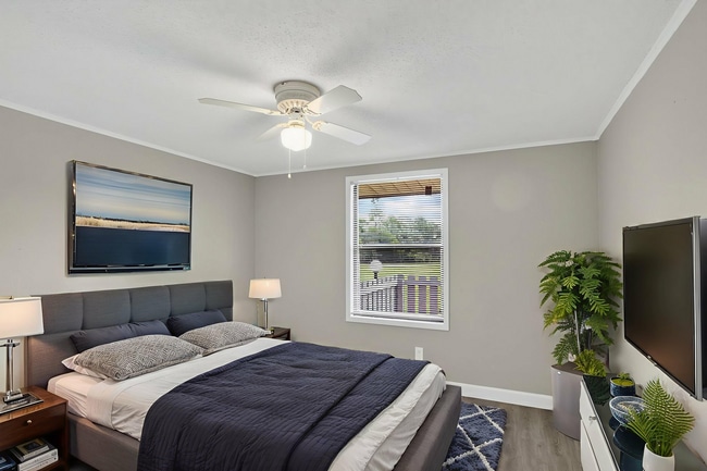 14-web-or-mls-IMG_7295 virtually staged.jpeg