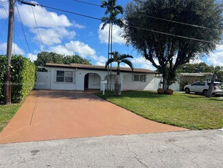 2601 Acapulco Dr, Miramar, FL 33023