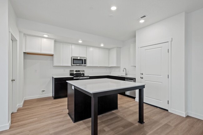 6657 W South Jordan Pkwy, South Jordan, UT 84009 - photo 6