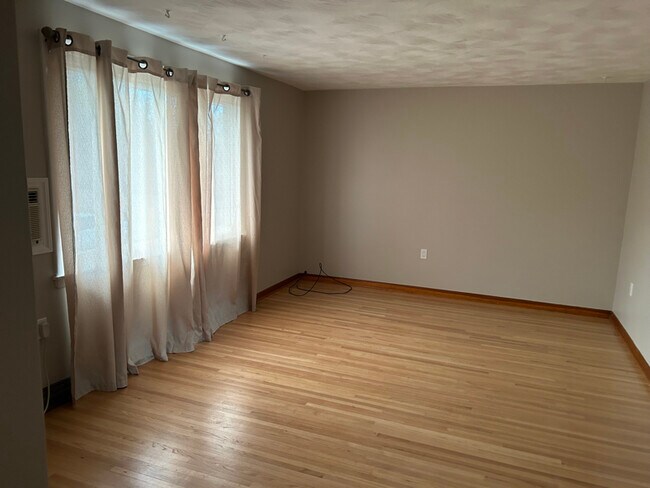 2718 Stenzel Ave unit 2, North Tonawanda, NY 14120 - photo 7