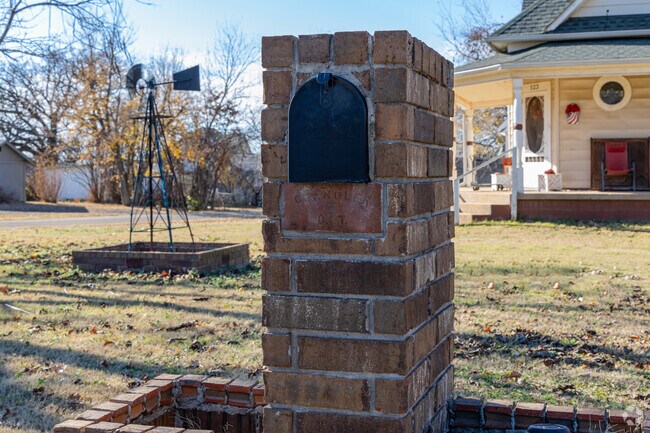 Chandler's residents take pride in their homes and curb appeal is high throughout the area.