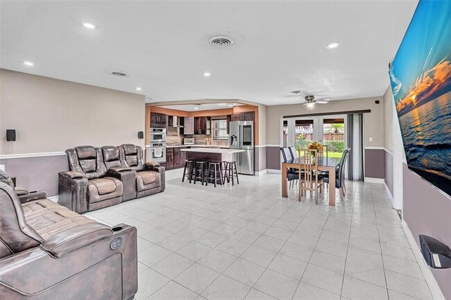 6960 SW 15th St, Pembroke Pines, FL 33023 - photo 2