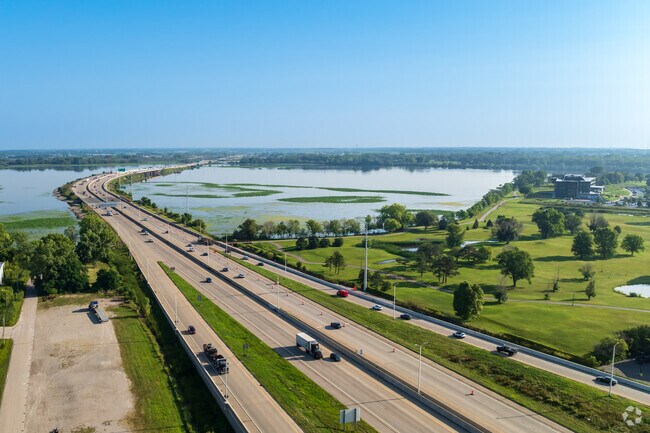 Oshkosh commuters rely on Interstate 41 to reach the nearby cities of Appleton and Green Bay.