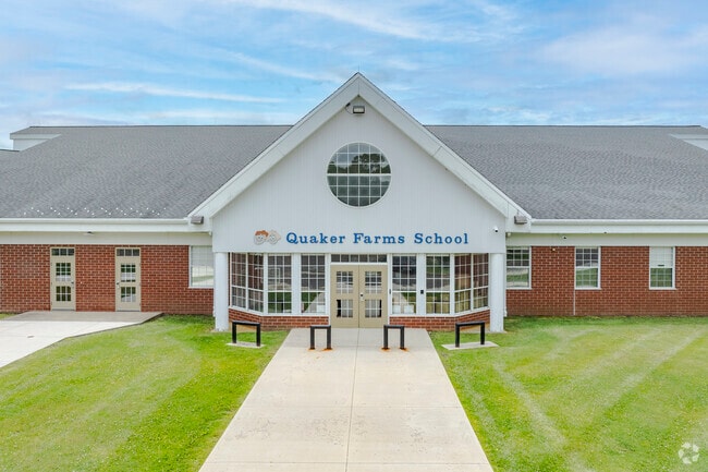 Quaker Farms School is located at 30 Great Oak Road in Oxford, CT.