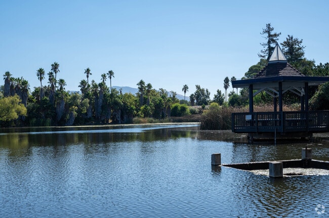 There are stunning lakes in the Ellis Lake neighborhood.