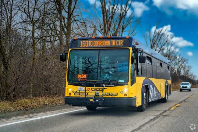 SMART Bus routes in Riverview connect residents to Detroit and nearby suburbs.