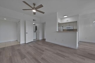 1885 Florida Club Dr, Naples, FL 34112