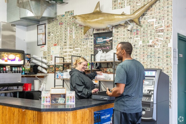 Savor handcrafted dishes made with care at Mo Fish near Roberts Park.