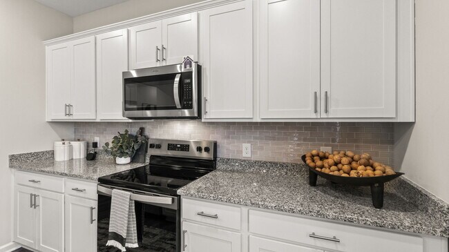 3181 Northerton Ct, Dayton, OH 45414 - photo 3