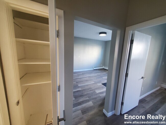 50 Evergreen St unit 11, Jamaica Plain, MA 02130 - photo 2