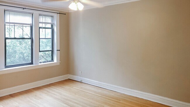 1955 W Winnemac Ave unit 3, Chicago, IL 60640 - photo 5