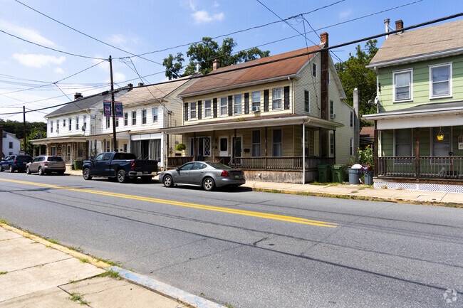Traditional homes are common near Pine Grove’s downtown streets.