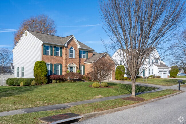 Large two-story craftsman style homes with spacious yards are also a common home style.