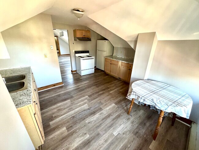 59 Bartlett Ave unit 5, Pittsfield, MA 01201 - photo 6