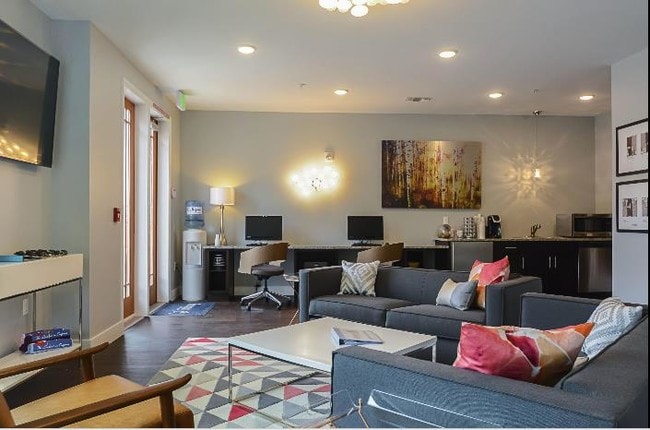 Lookout on Cragmor | Student Housing, Colorado Springs, CO 80918 - photo 2