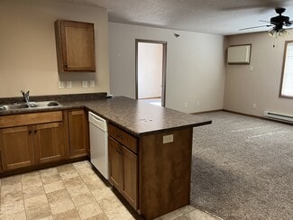 1616 1st Ave NE Unit 204, Watertown, SD 57201