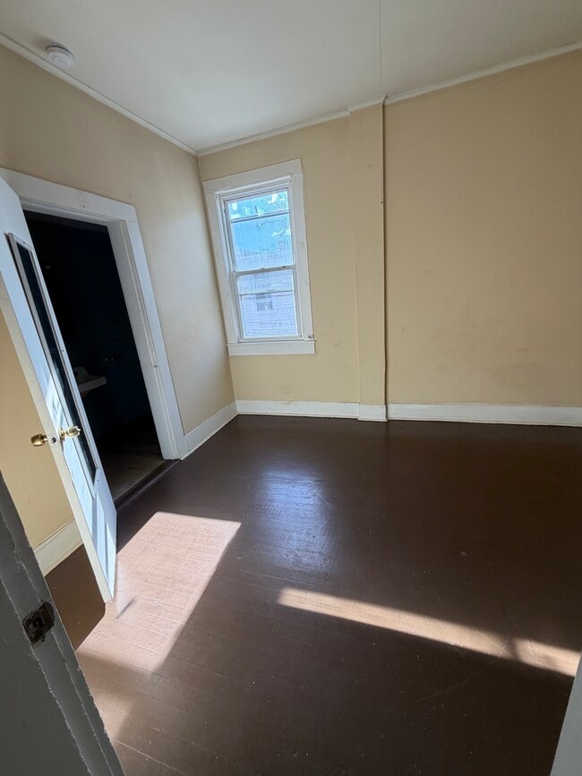 22 Pleasant St unit . C, Enfield, CT 06082 - photo 4