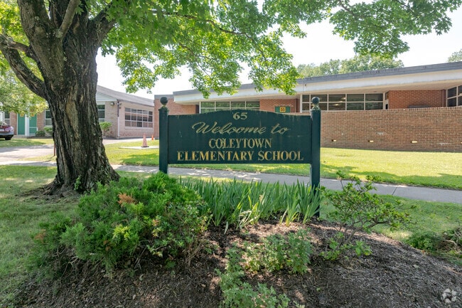 Coleytown Elementary School is located at 65 Easton Road in Westport, CT.