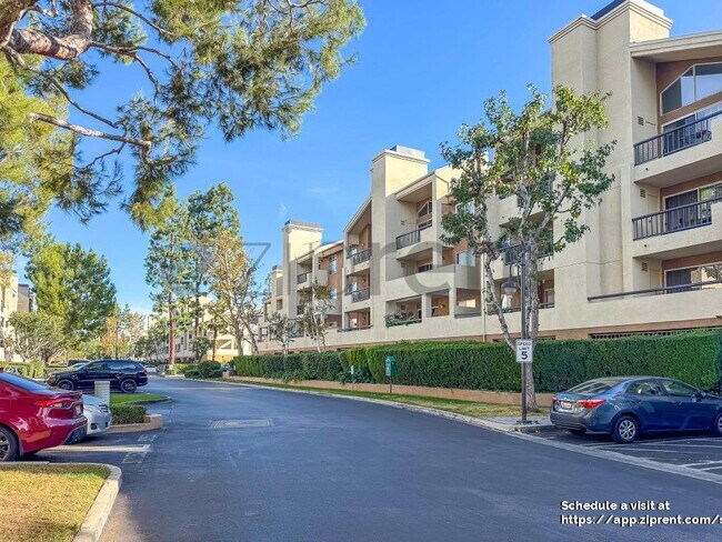 5500 Owensmouth Ave, Woodland Hills, CA 91367 - photo 6