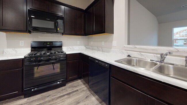 43088 Green Grass Cir unit 36042829, Shawnee, OK 74804 - photo 4