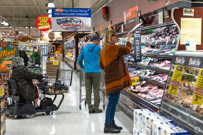 Arnold's Dierbergs is always busy