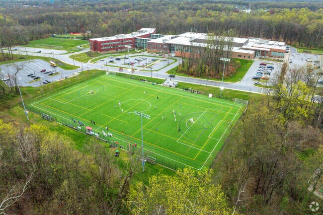 Crofton High School in Crofton has 783 students.