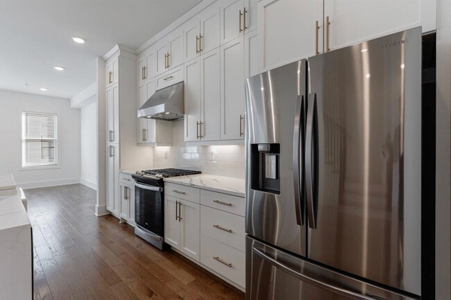 1032 Robert Smalls Way, Atlanta, GA 30318 - photo 6