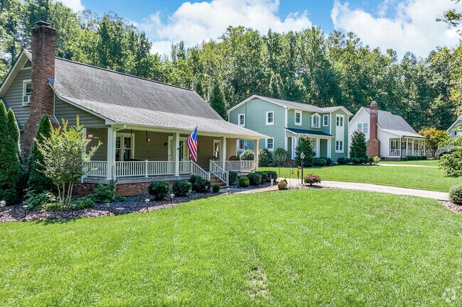 The rich history of the area is seen even in the housing throughout the neighborhood.