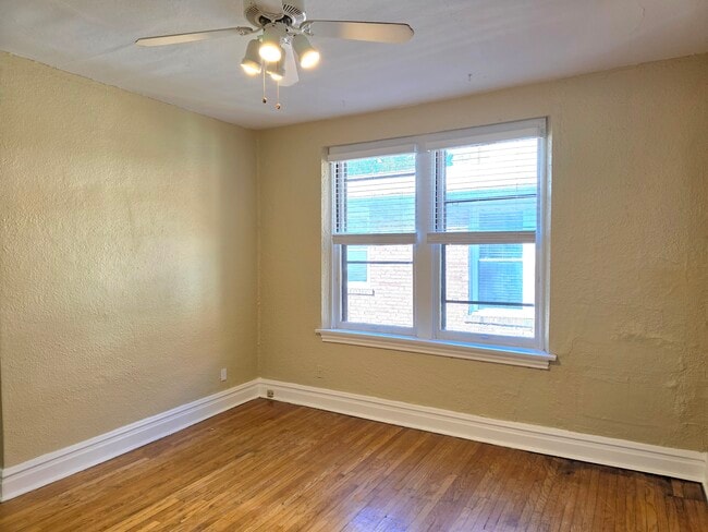 7212 Forsyth Blvd unit 1W, Saint Louis, MO 63105 - photo 2