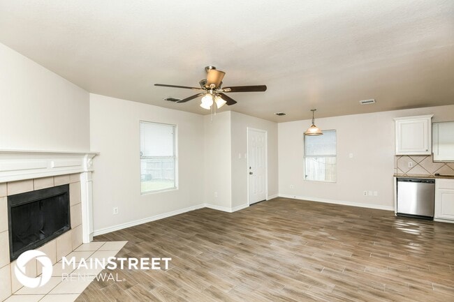 12701 Carpenter Ln, Rhome, TX 76078 - photo 4