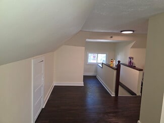 498 Clarendon St, Newark, OH 43055