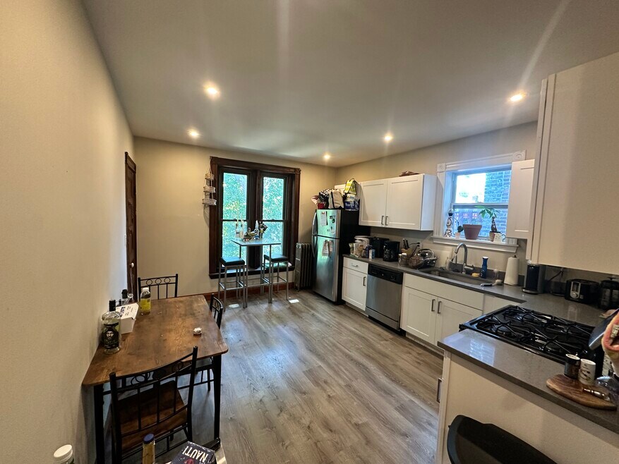 174 Saint Alphonsus St unit 3, Roxbury Crossing, MA 02120 - photo 1