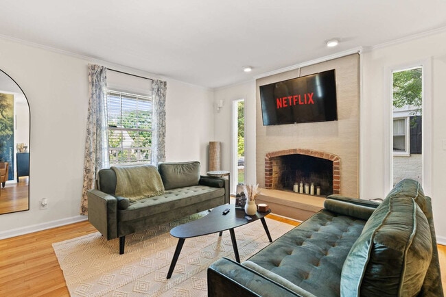 1516 Maple St unit ID1356269P, Columbia, SC 29205 - photo 2