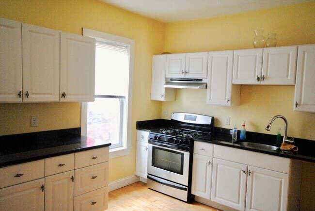 1085 Dorchester Ave unit 3, Dorchester, MA 02125 - photo 3