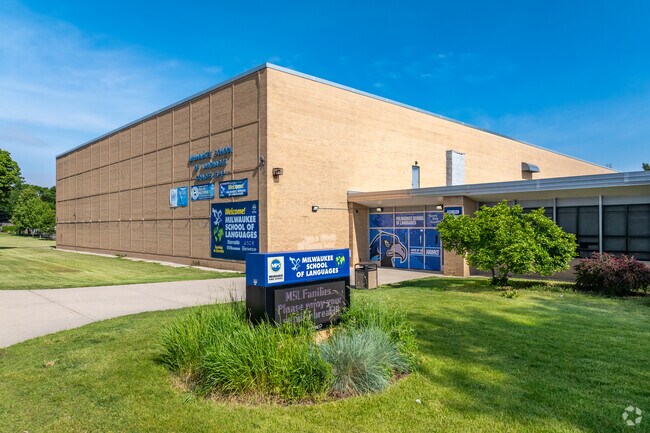 Milwaukee School of Languages scores a B- by Niche.