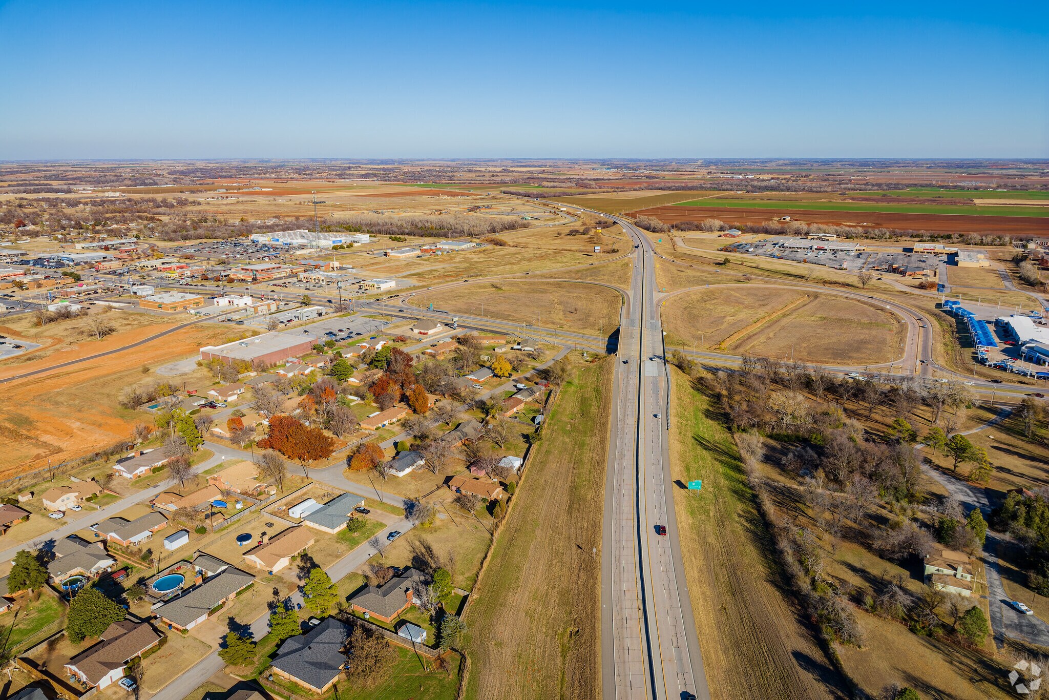 Aerial view of the I-35 and cityscape of Chickasha Neighborhood.