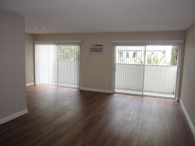 Harvard Apartments, Sherman Oaks, CA 91423 - photo 3