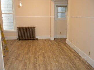 68 Pine St Unit 1, Lewiston, ME 04240