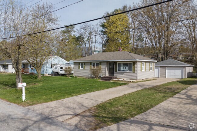 Ranch style homes are prominent in Ridgebrook.