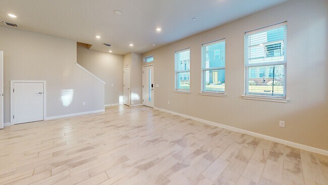 9015 Cattle Baron Path unit 1905, Austin, TX 78747 - photo 2