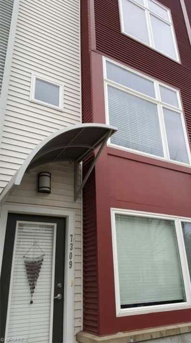 7309 Battery Park Blvd, Cleveland, OH 44102
