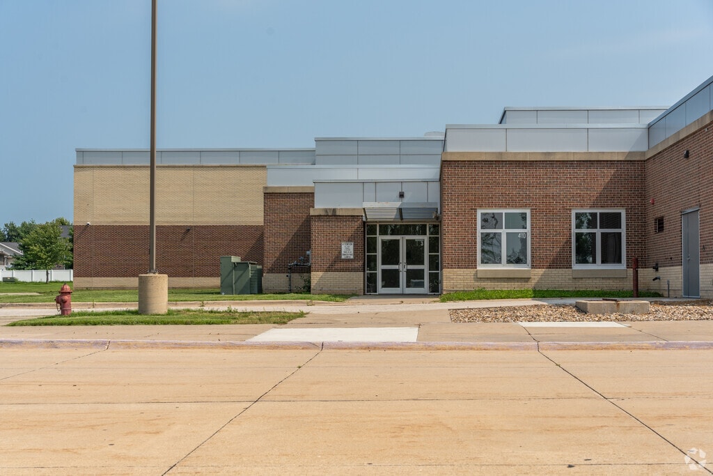 Oak Ridge Middle School provides a safe, positive, and nurturing environment for students.